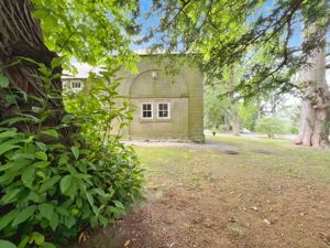 Photo 15- click for photo gallery